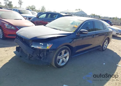 2015 Volkswagen Passat 1.8T Limited Edition z USA, uszkodzony, nr VIN 1VWAT7A32FC113160